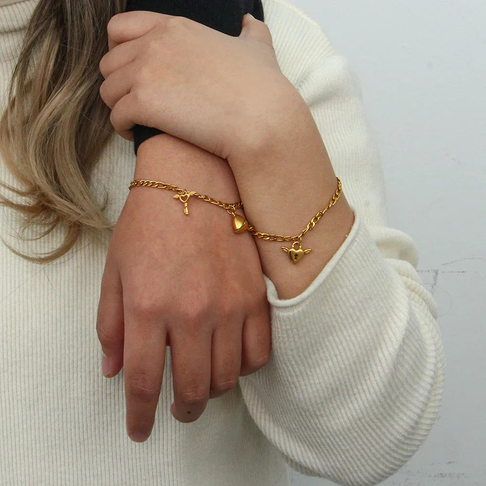 Pulseiras de Aço Inoxidável com Coração e Chave
