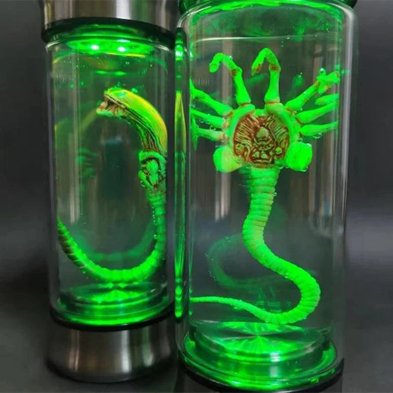 Réplica Alien Xenomorfo em Célula de Vidro