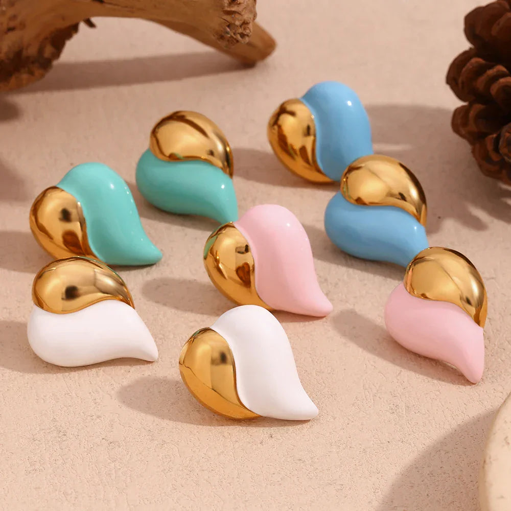 Brincos Coração Esmaltado Folheados a Ouro