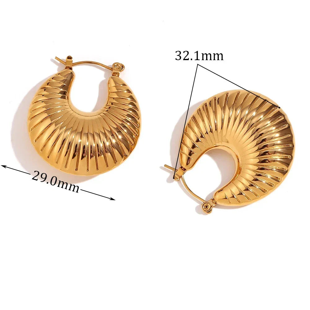 Brincos de Argola Elegantes com Design Ondulado