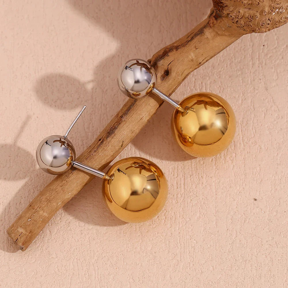 Brincos de Esfera Dupla Banhados a Ouro 18K