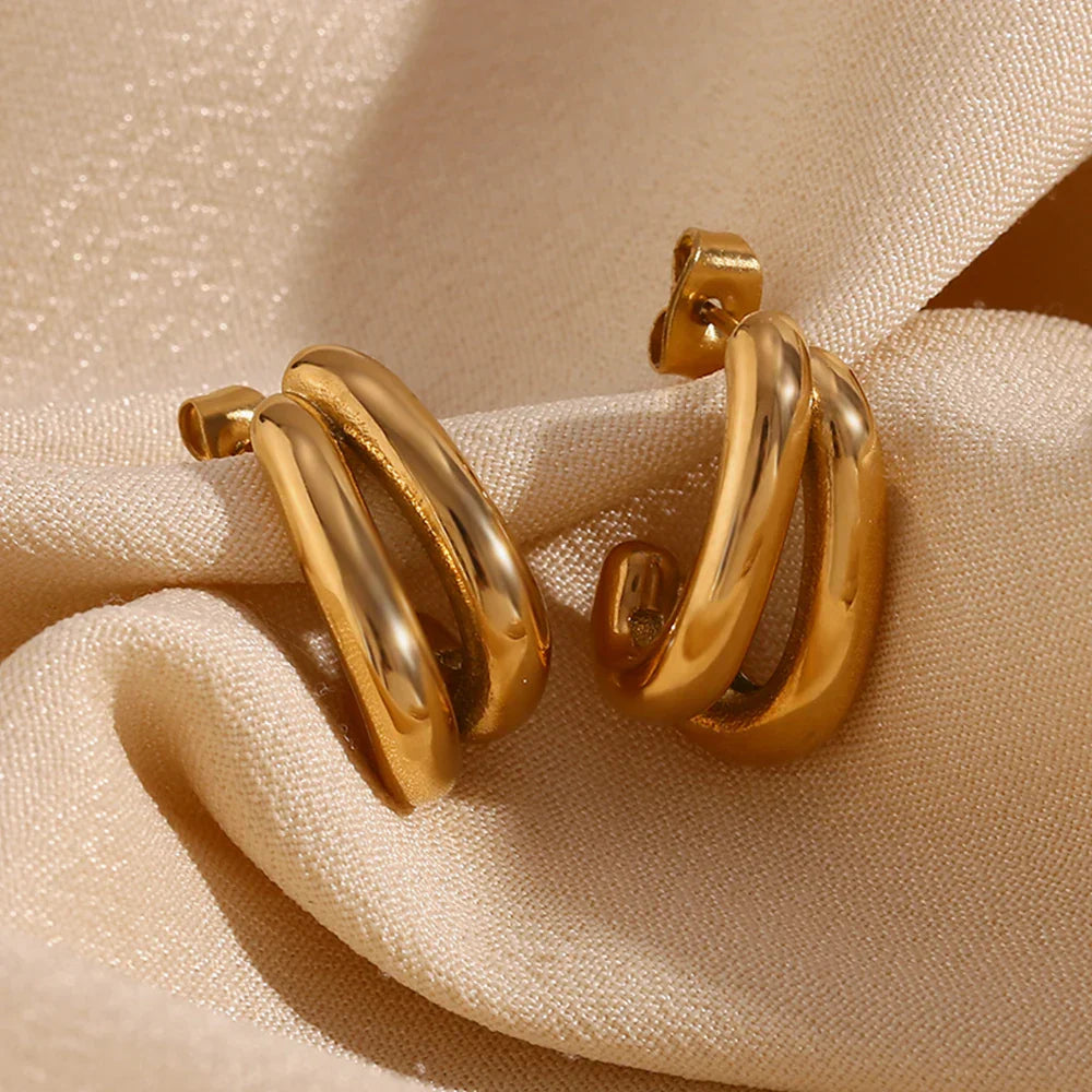 Brincos Elegantes de Camada Dupla em Ouro 18K