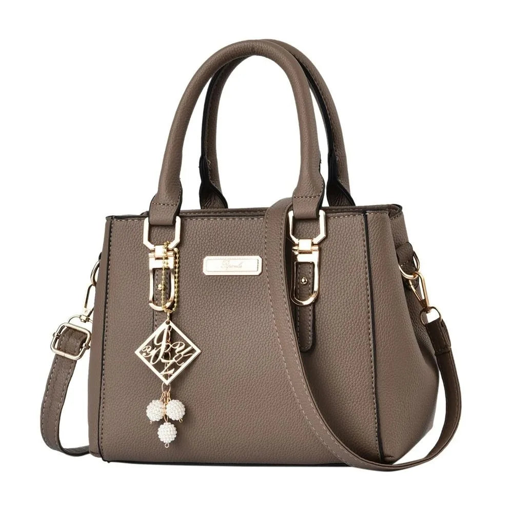 Bolsa de Couro com 15%OFF na Primeira Compra + Frete Grátis - Pague 3 x Sem Juros