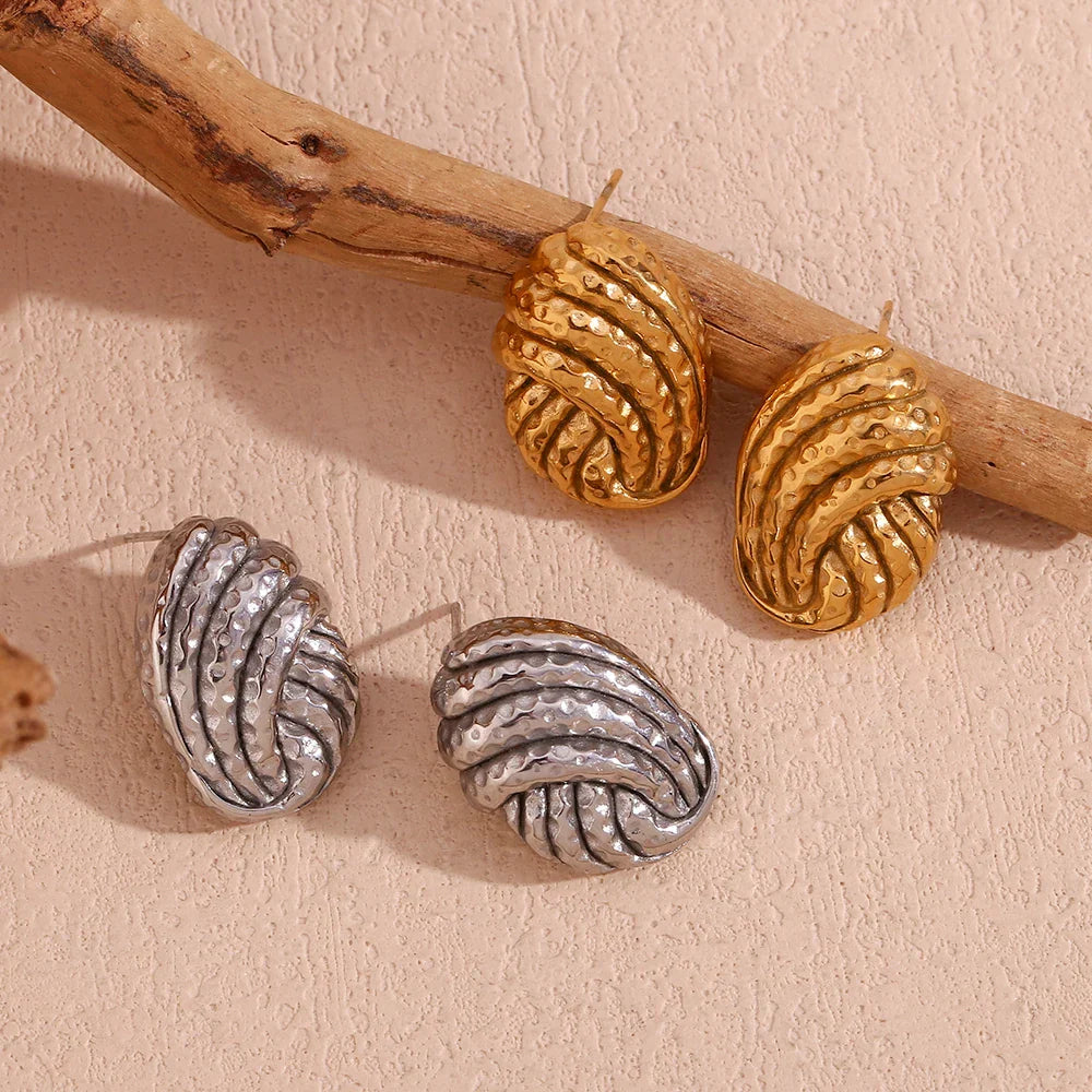 Brincos Elegância Trançada em Aço Inoxidável