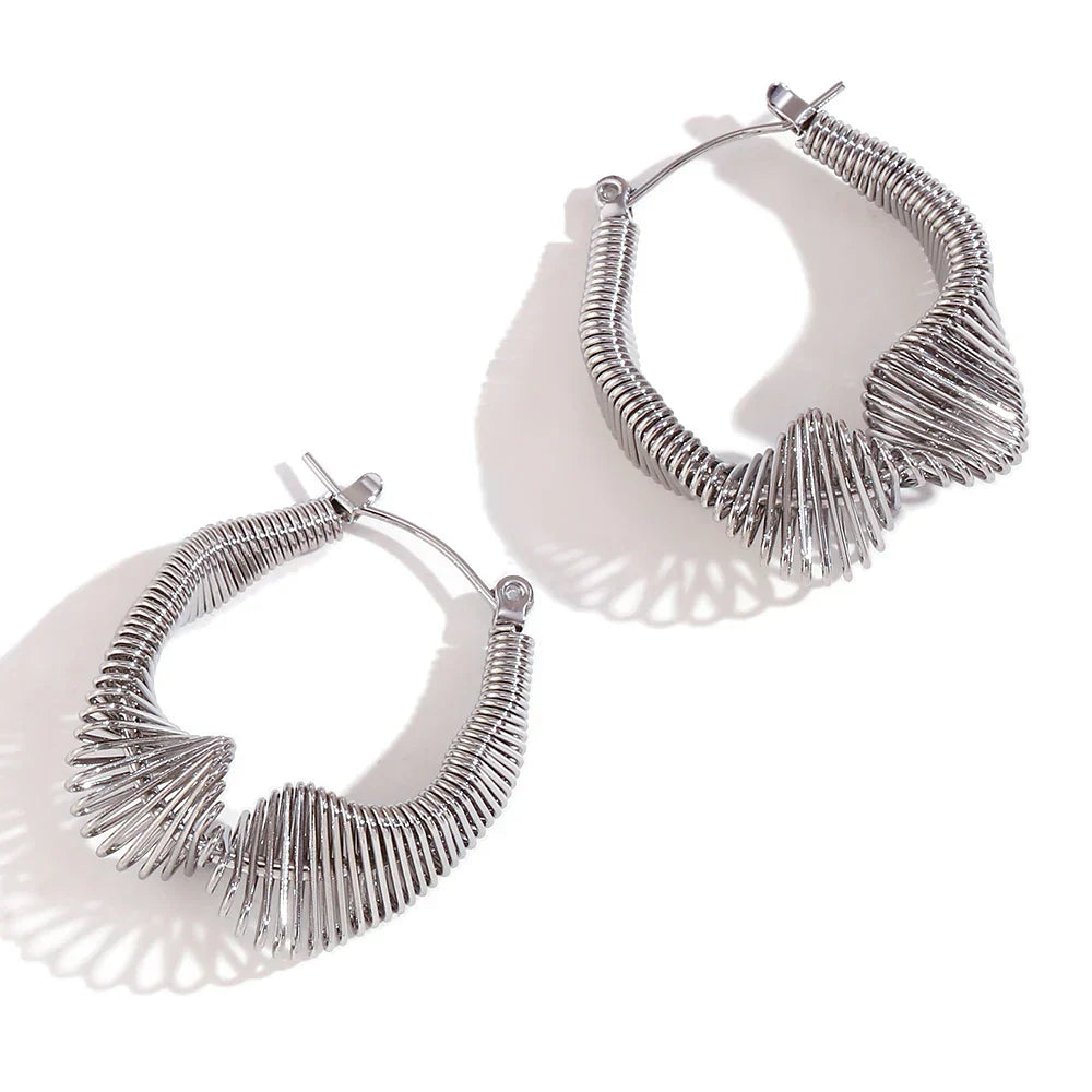 Brincos de Argola U Banhados a Ouro 18K
