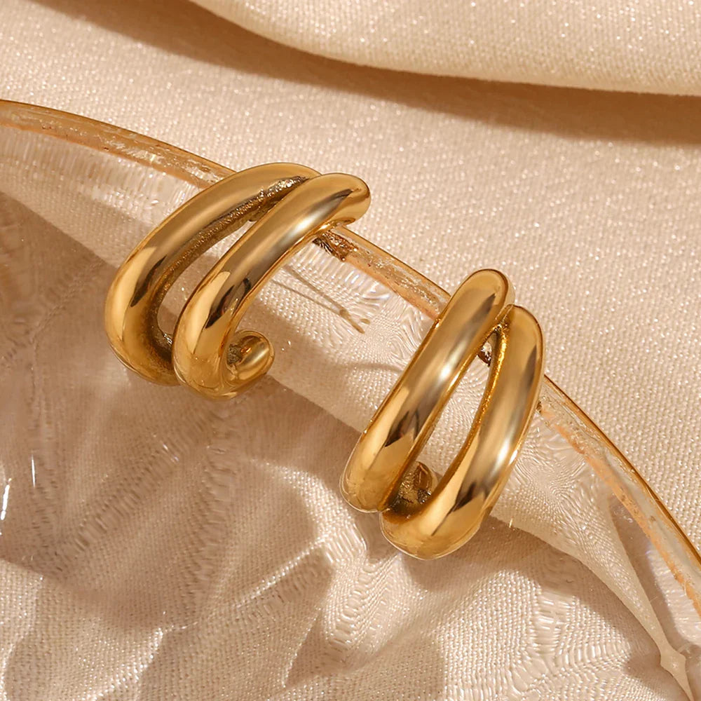 Brincos Elegantes de Camada Dupla em Ouro 18K