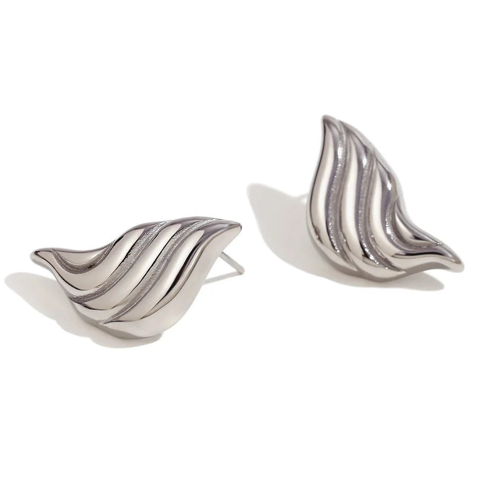 Brincos Elegantes de Gota com Design Fluido