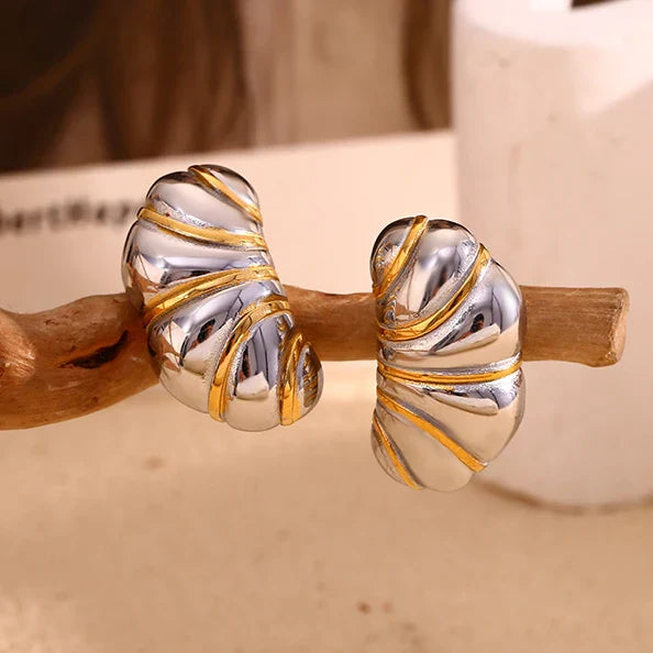 Brinco Casulo Banhado a Ouro 18K com Zircônia