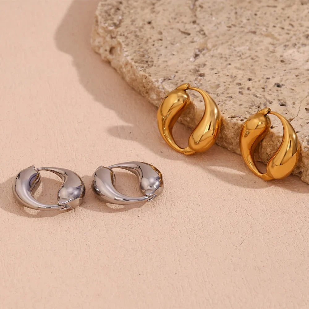 Brincos de Argola Duas Gotas Banhados a Ouro 18K
