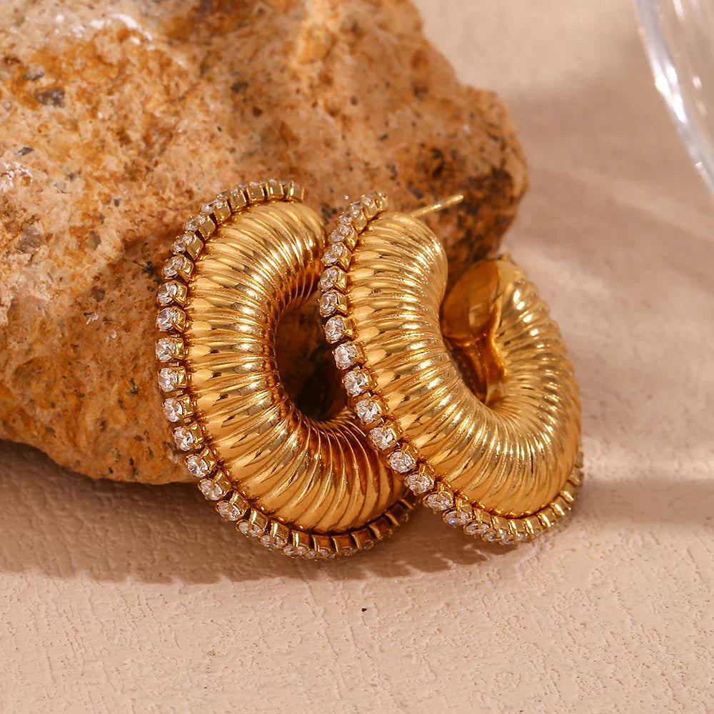 Brincos de Argola Oca com Zircônia Banhados a Ouro 18K