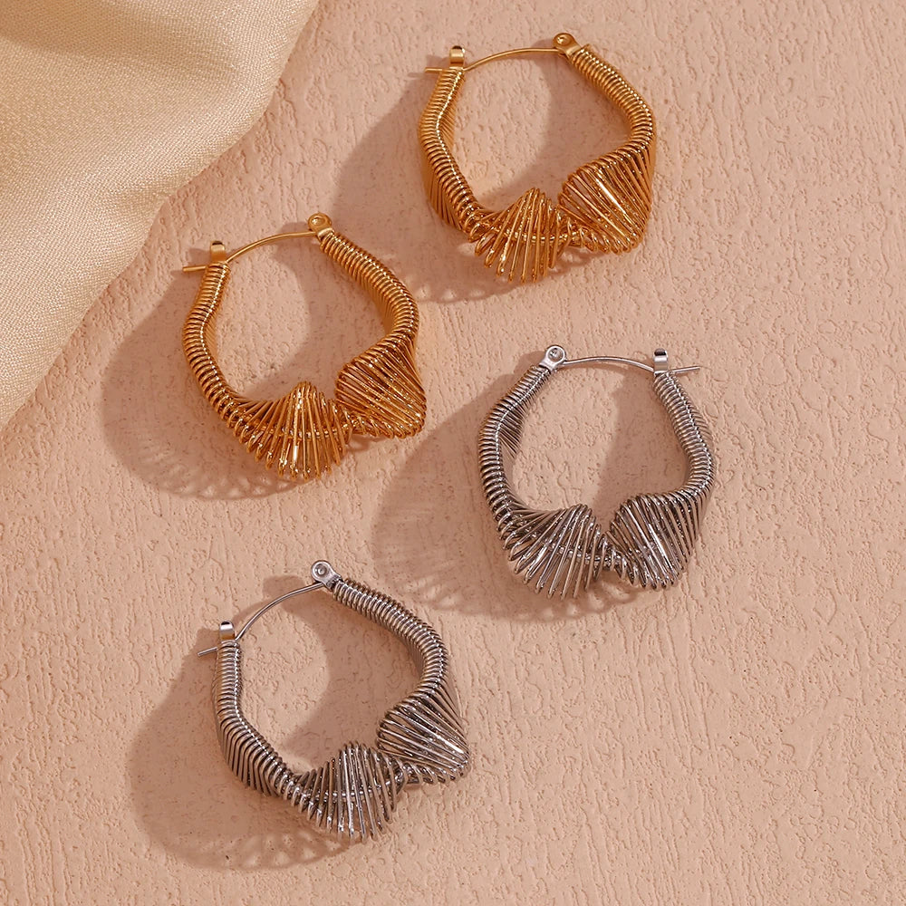Brincos de Argola U Banhados a Ouro 18K