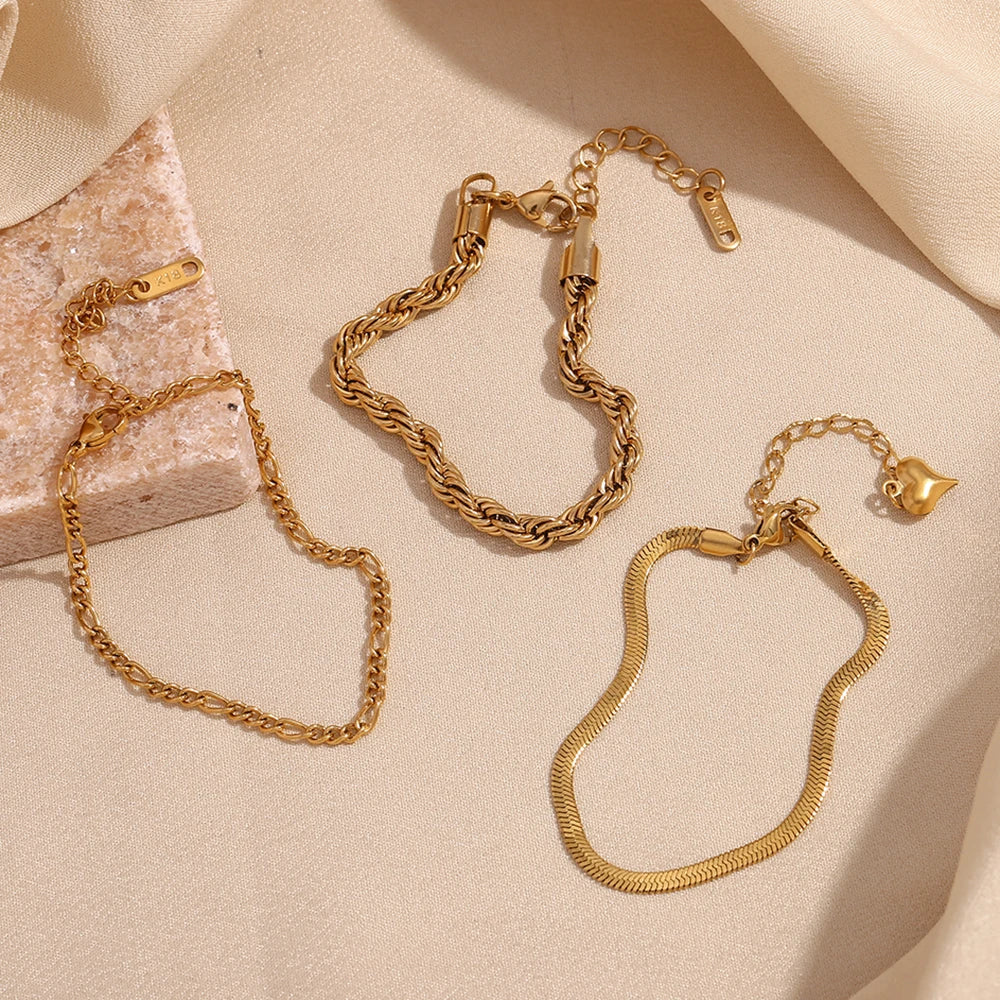Pulseira Figaro Banhada a Ouro 18K Burnetts Joias