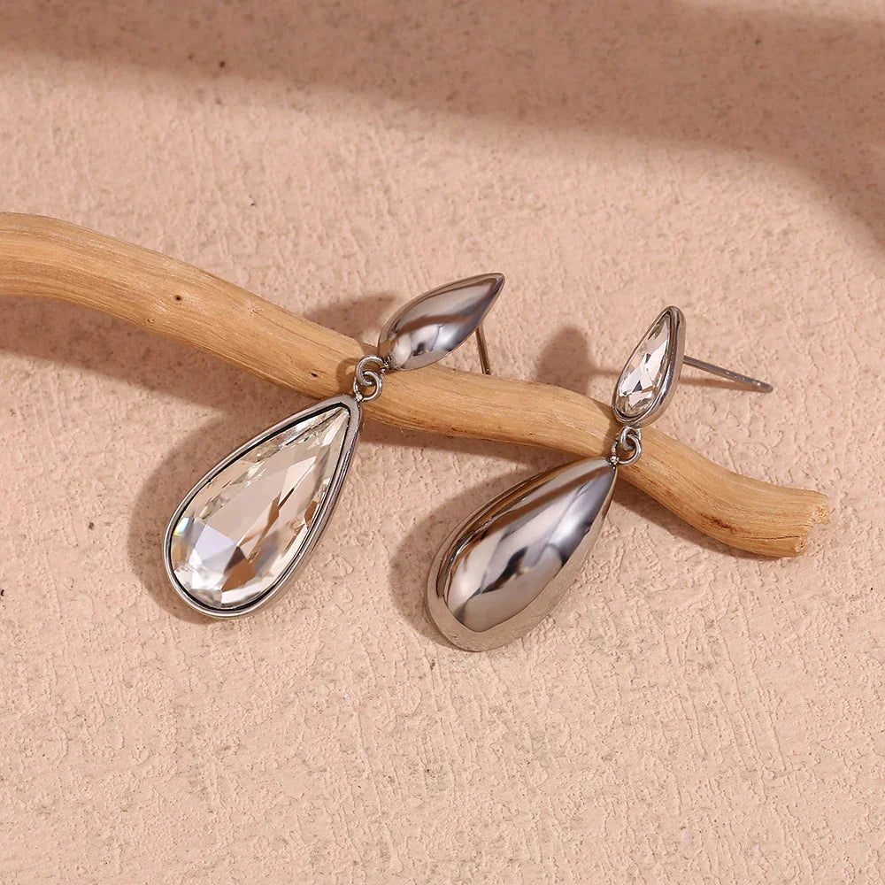 Brincos Elegância Gota D'Água com Zircônia