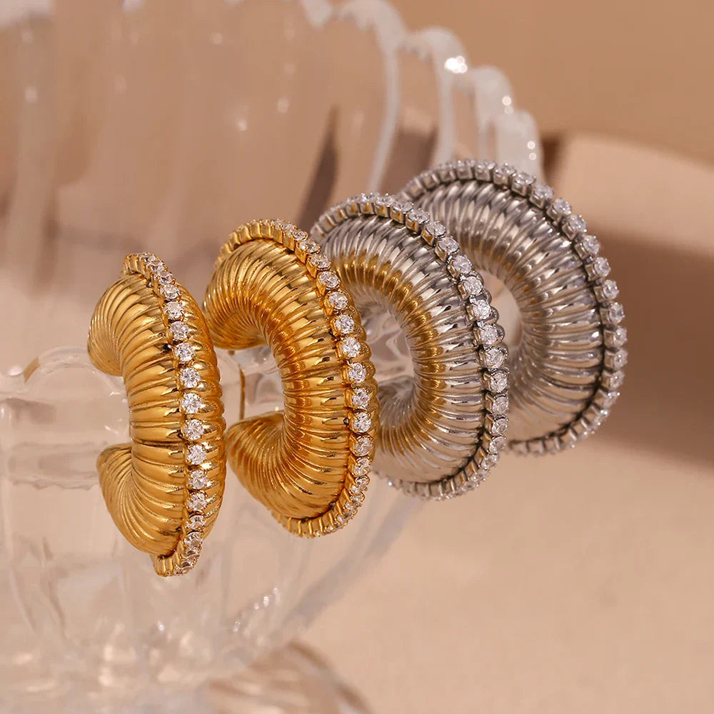 Brincos de Argola Oca com Zircônia Banhados a Ouro 18K
