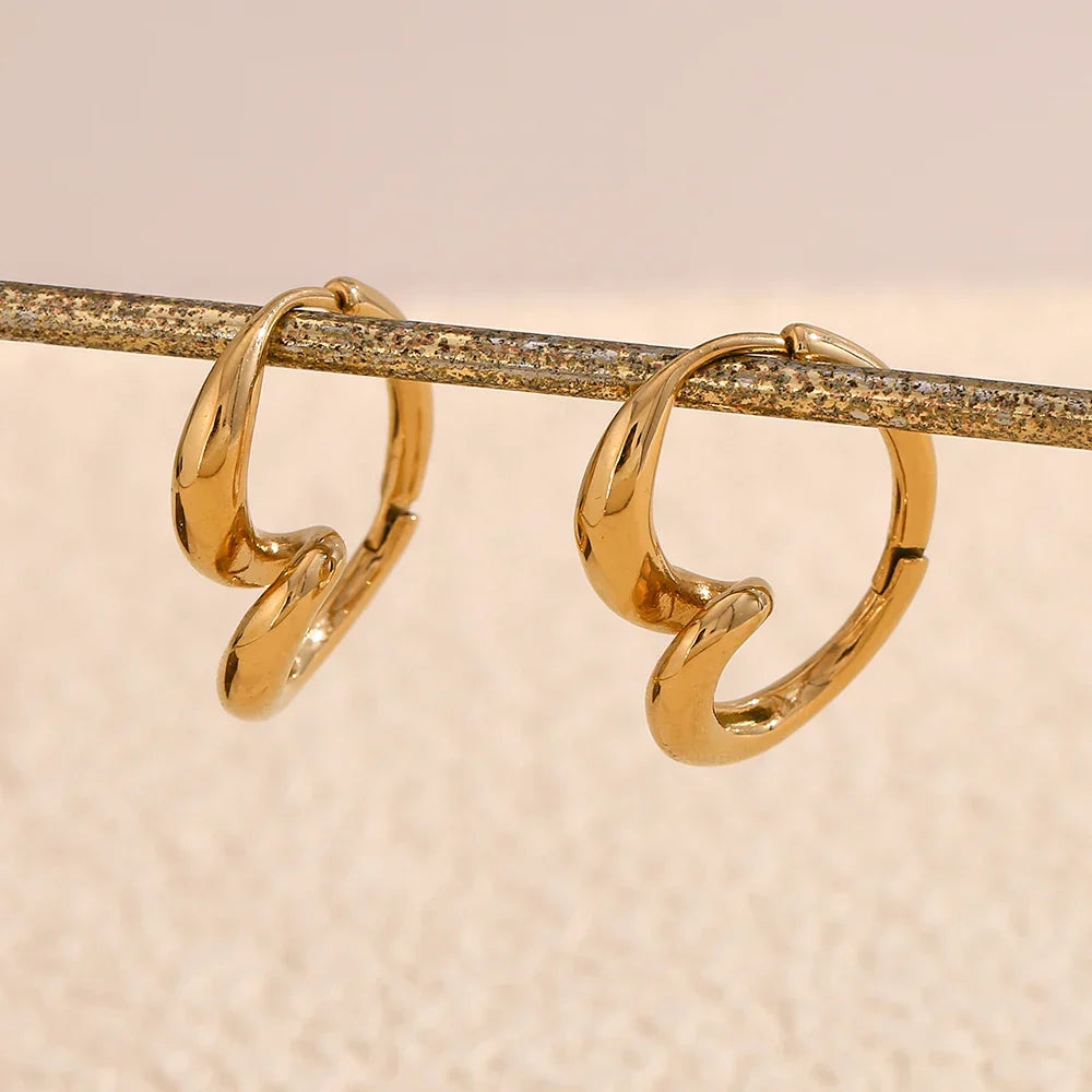 Brinco Argola Dourado com Design Orgânico