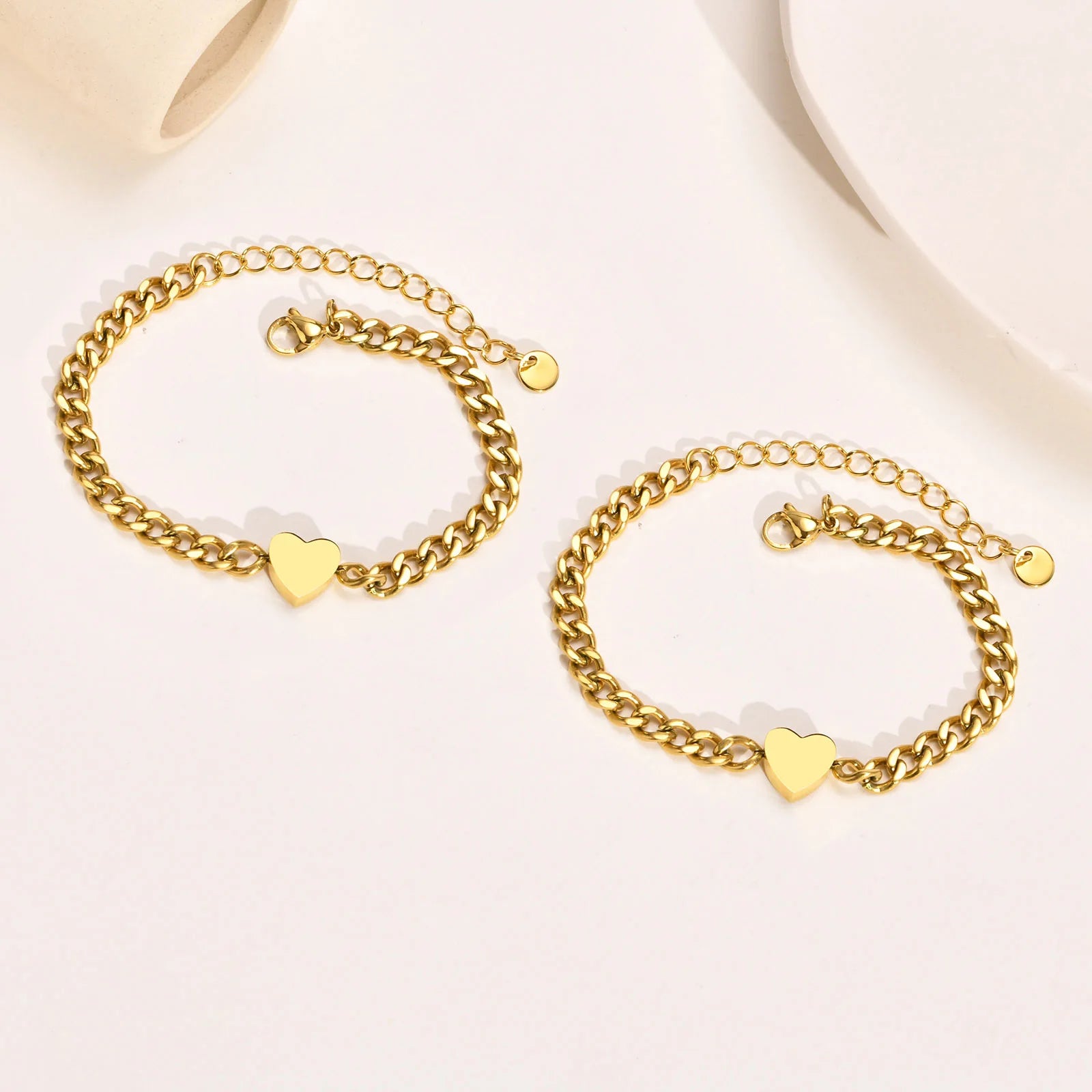 Pulseiras com coraçãozinho