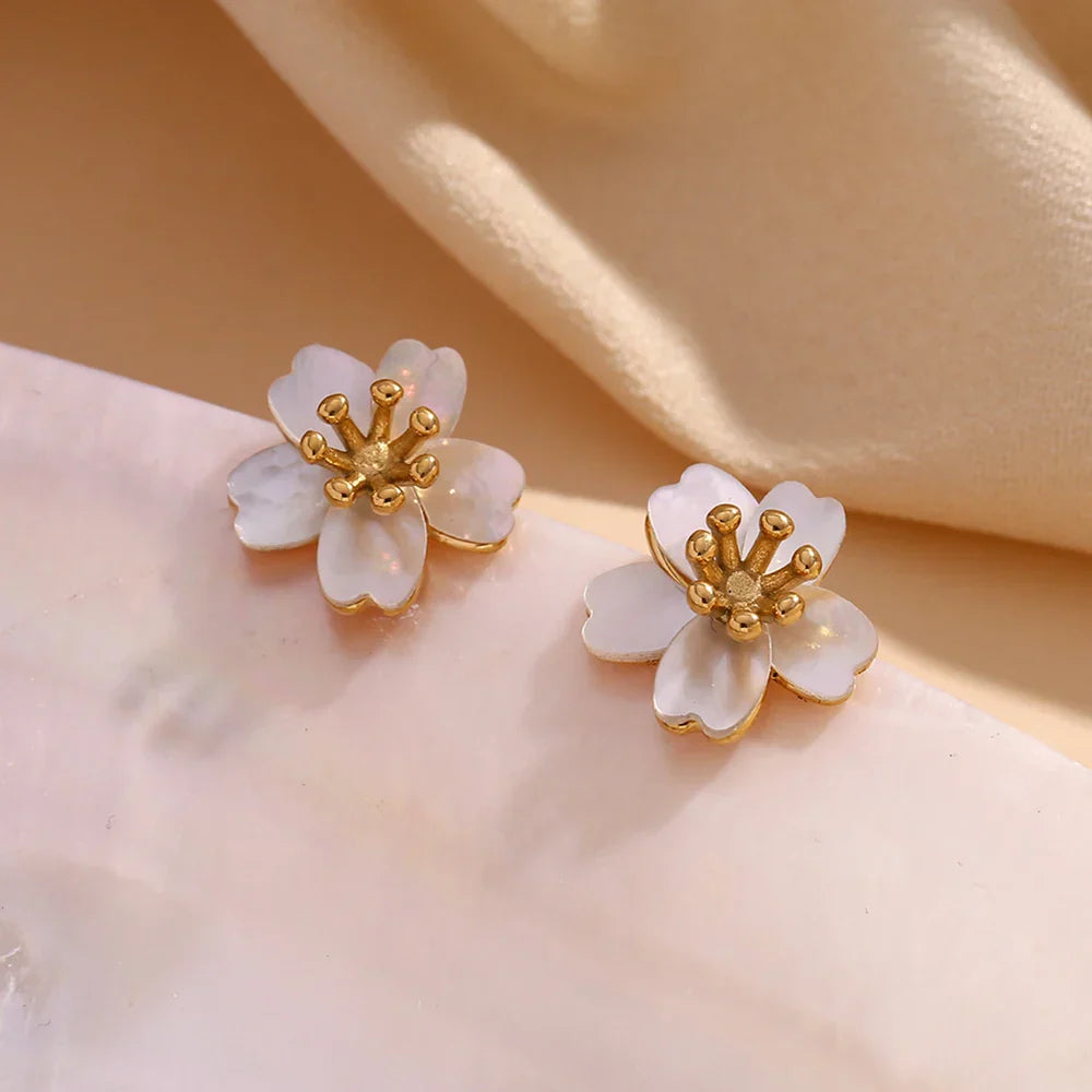 Brincos Flor de Cerejeira E.B.belle - Luxo e Elegância