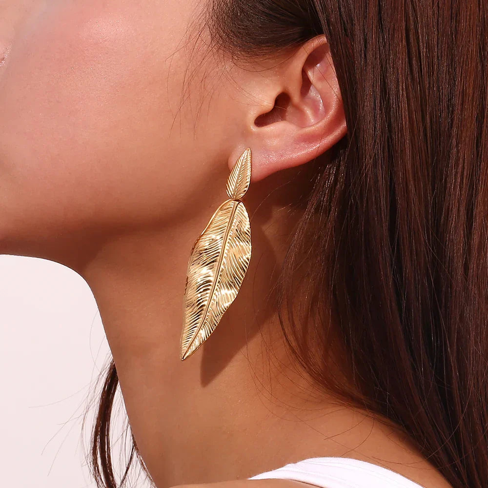 Brincos Folha de Ouro Elegante