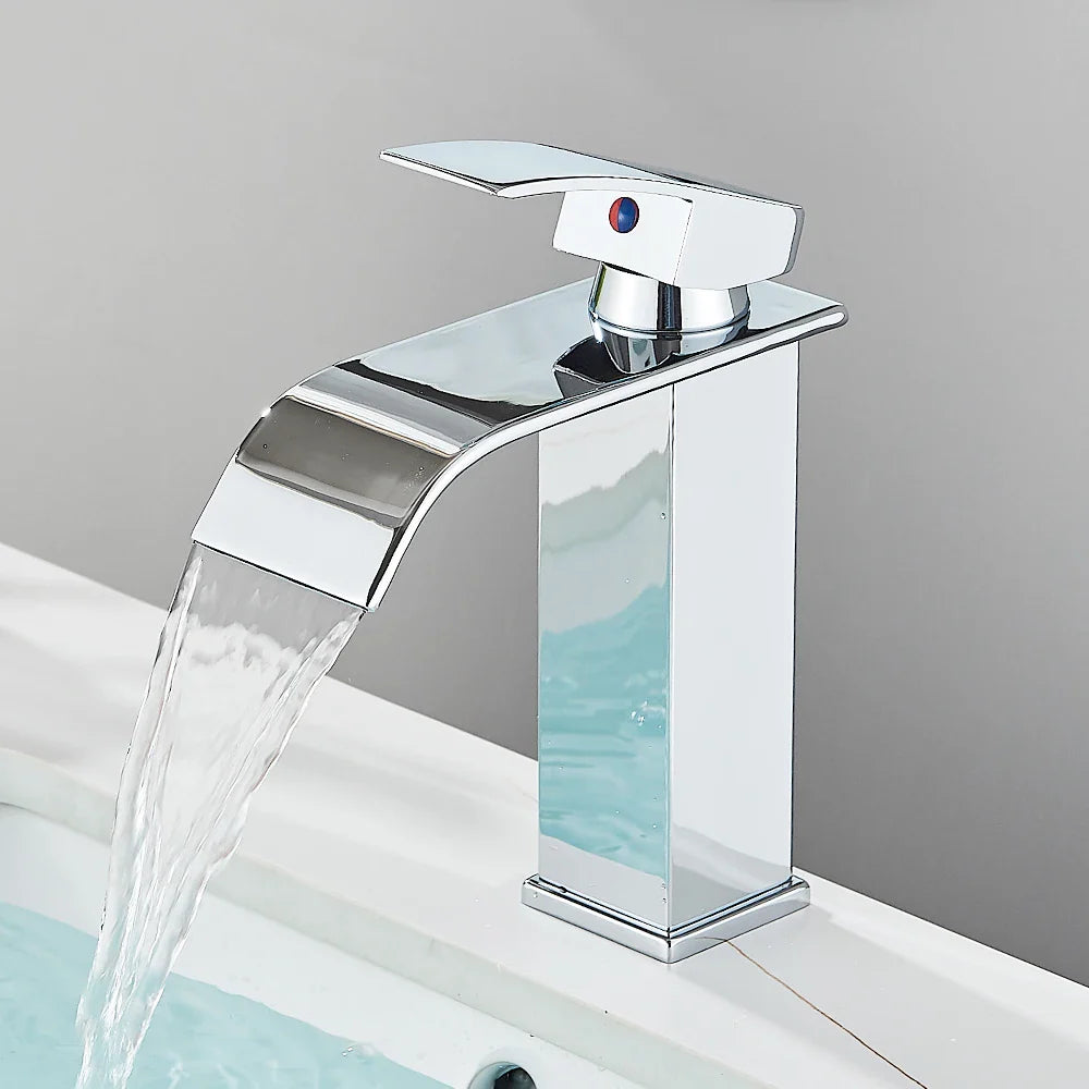 Quyanre Matte Torneira Estilo Cachoeira Design Quadrado Controle Alavanca Tratamento Polido