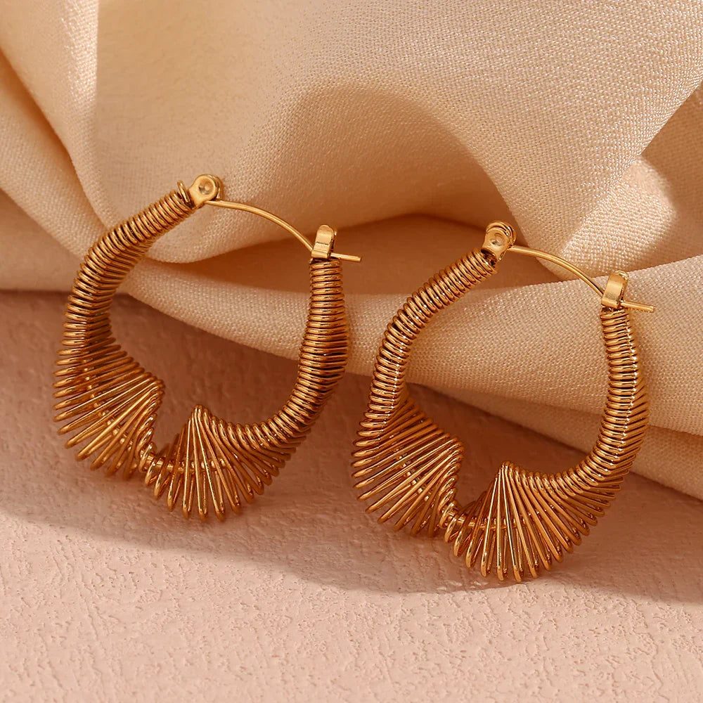 Brincos de Argola U Banhados a Ouro 18K