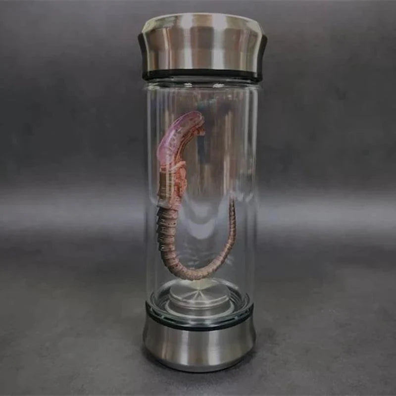 Réplica Alien Xenomorfo em Célula de Vidro