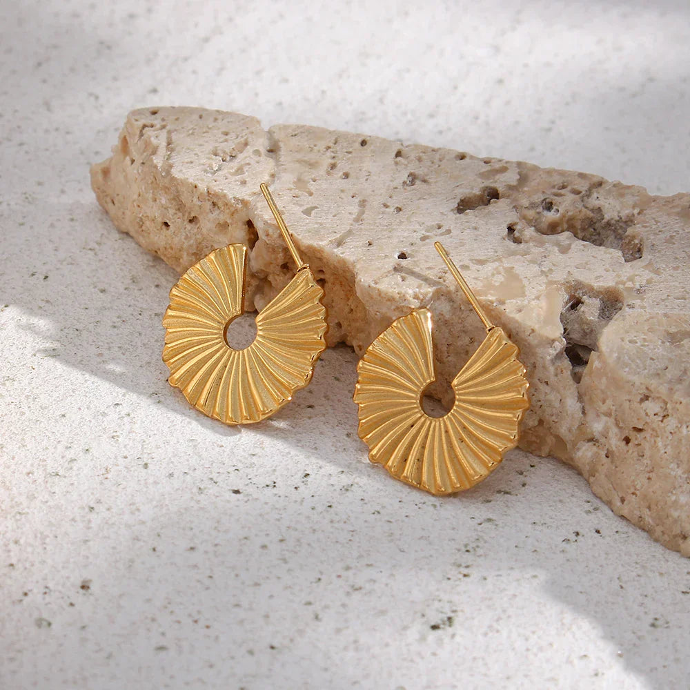Brincos de Argola Girassol Folheados a Ouro