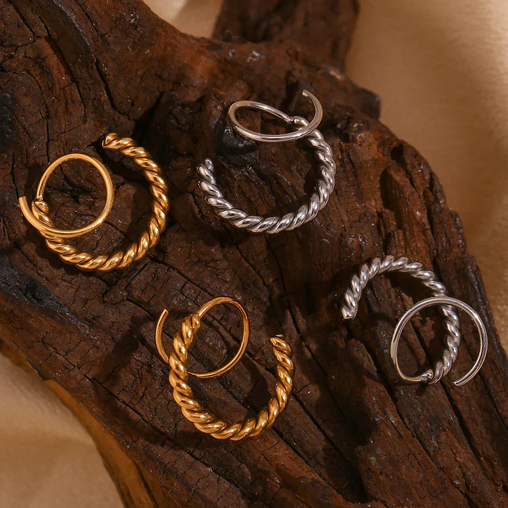 Brincos de Argola Espiral Dourada