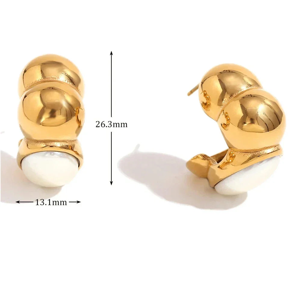 Brinco Elegante de Lagarta com Pérola