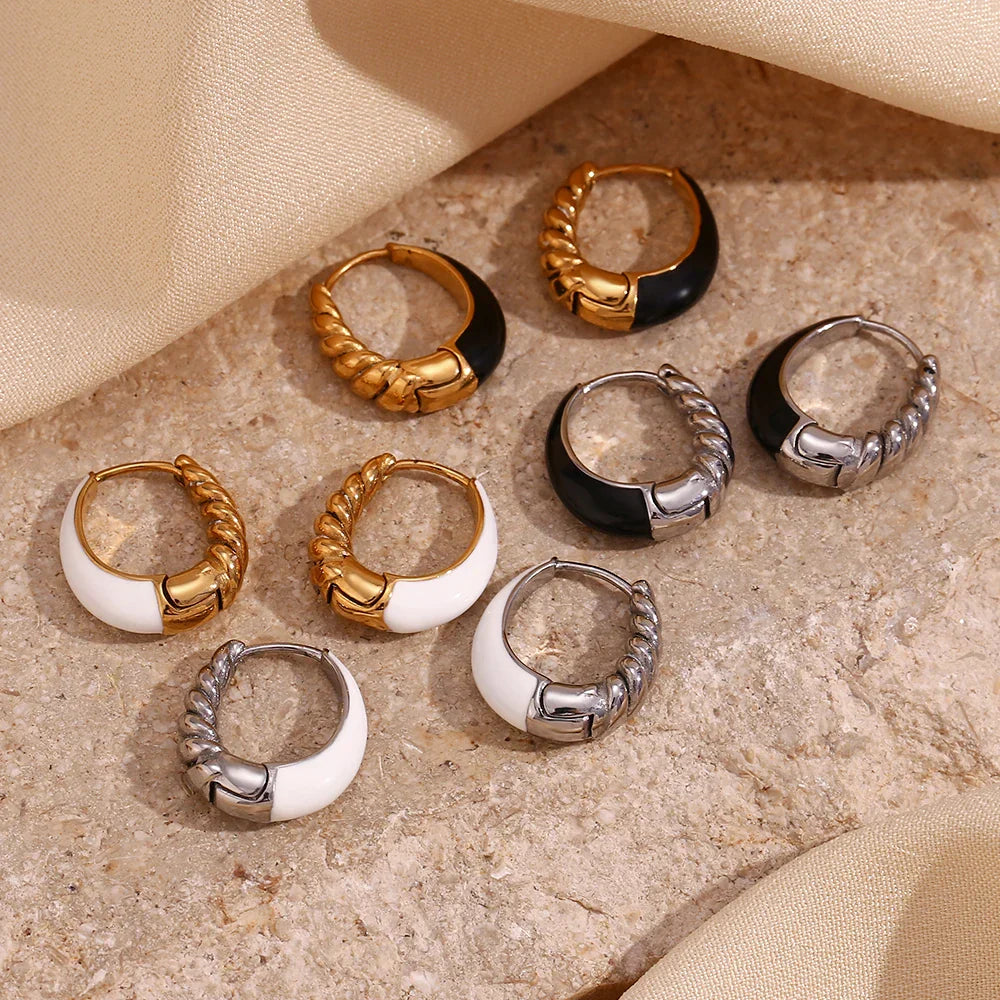 Brincos de Argola Esmaltados com Detalhe Torcido