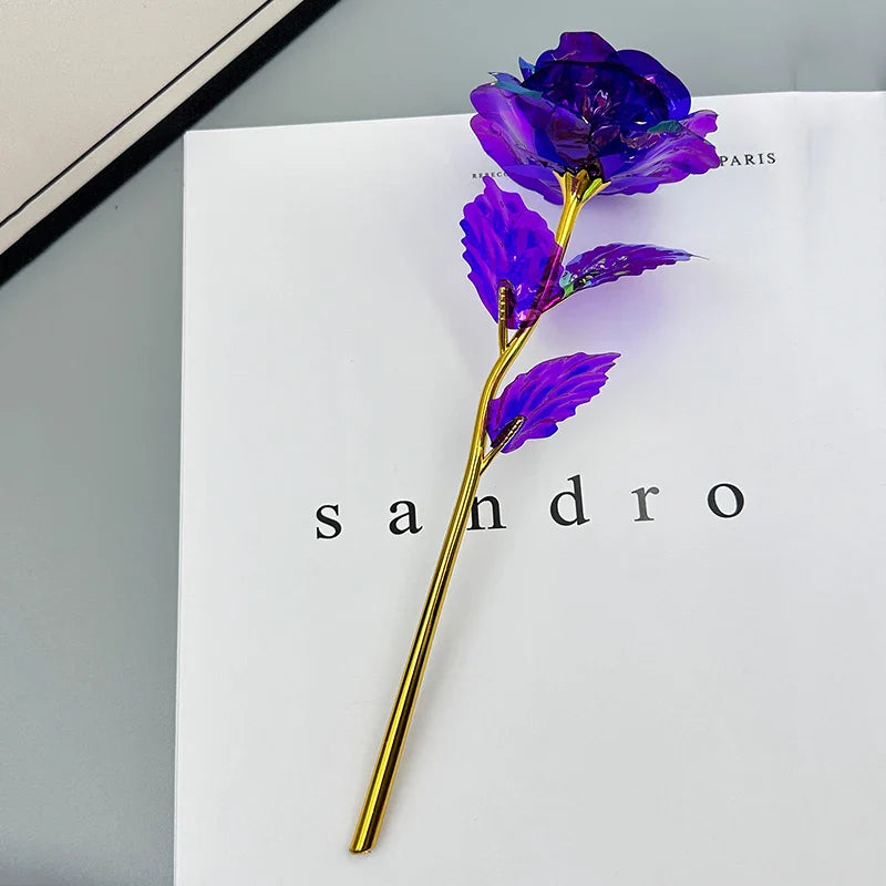 Rosa Galáxia Banhada a Ouro