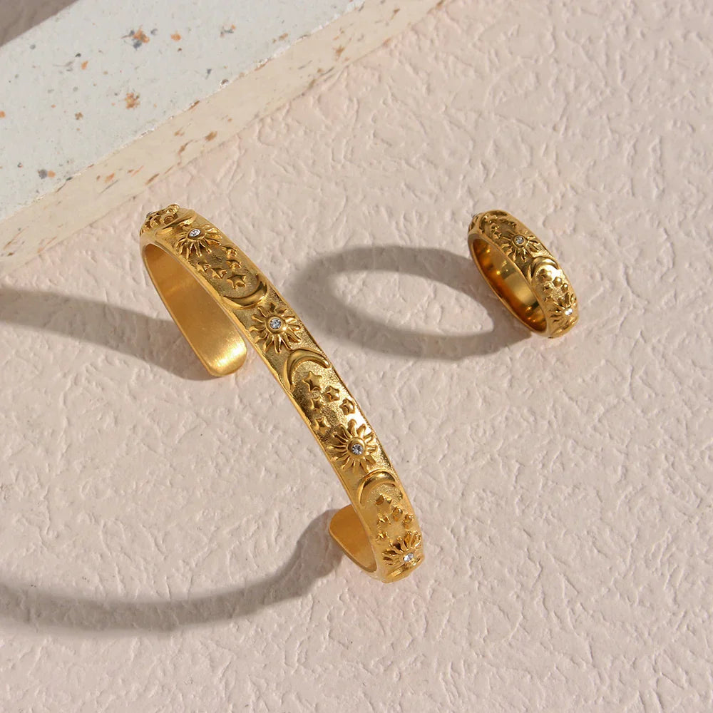 Pulseira Burnetts Joias Sol e Lua Banhada a Ouro