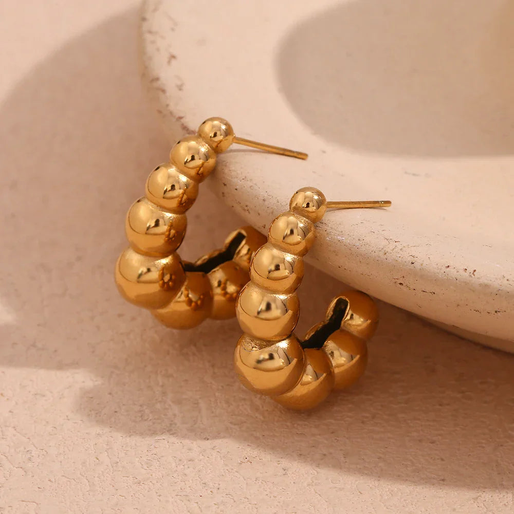 Brincos Elegantes de Ouro 18K com Design Curvado