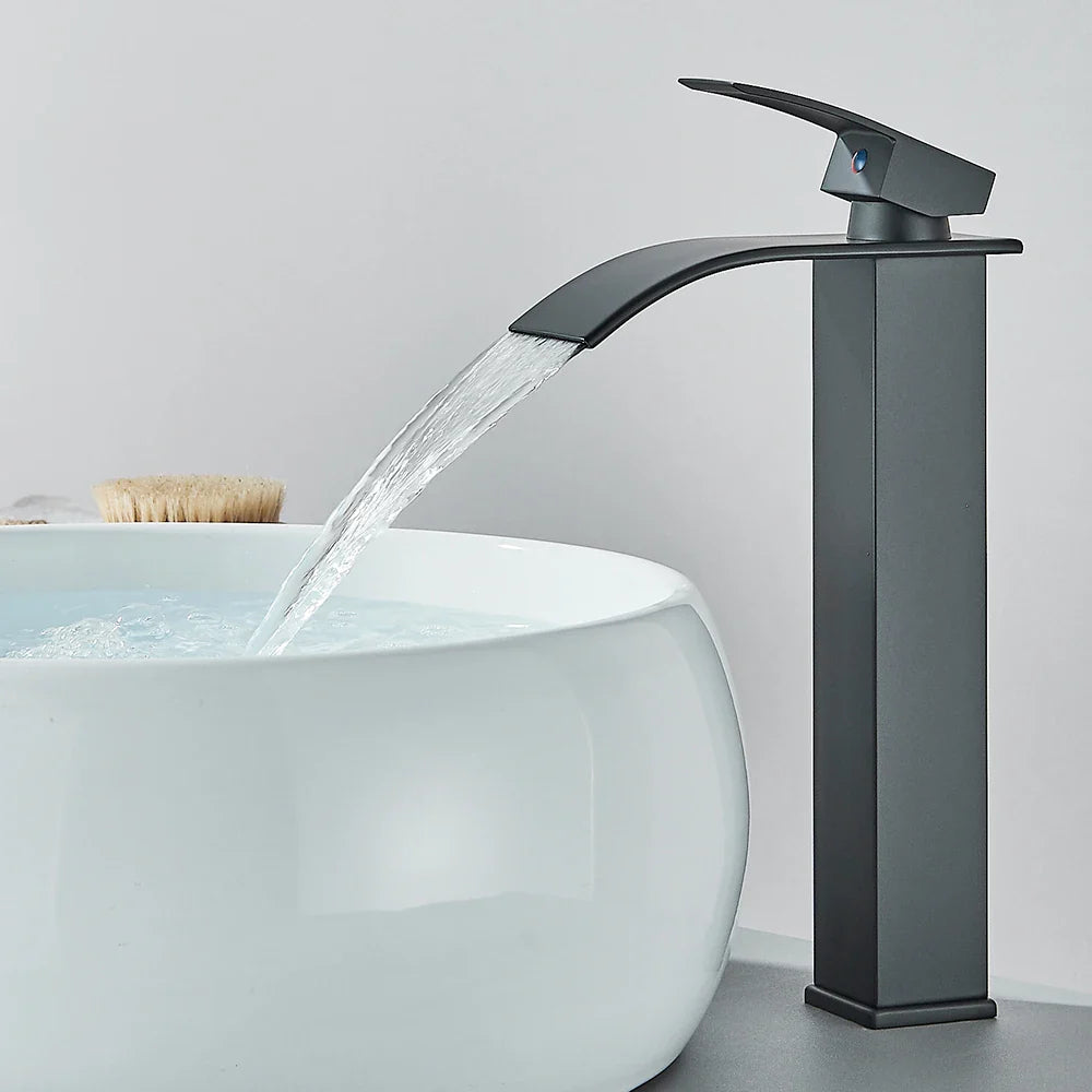 Quyanre Matte Torneira Estilo Cachoeira Design Quadrado Controle Alavanca Tratamento Polido