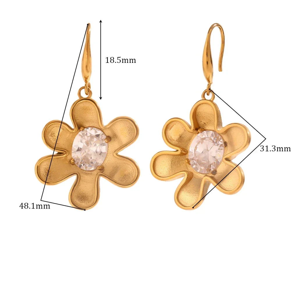 Brincos Flor de Zircônia Banhados a Ouro 18K
