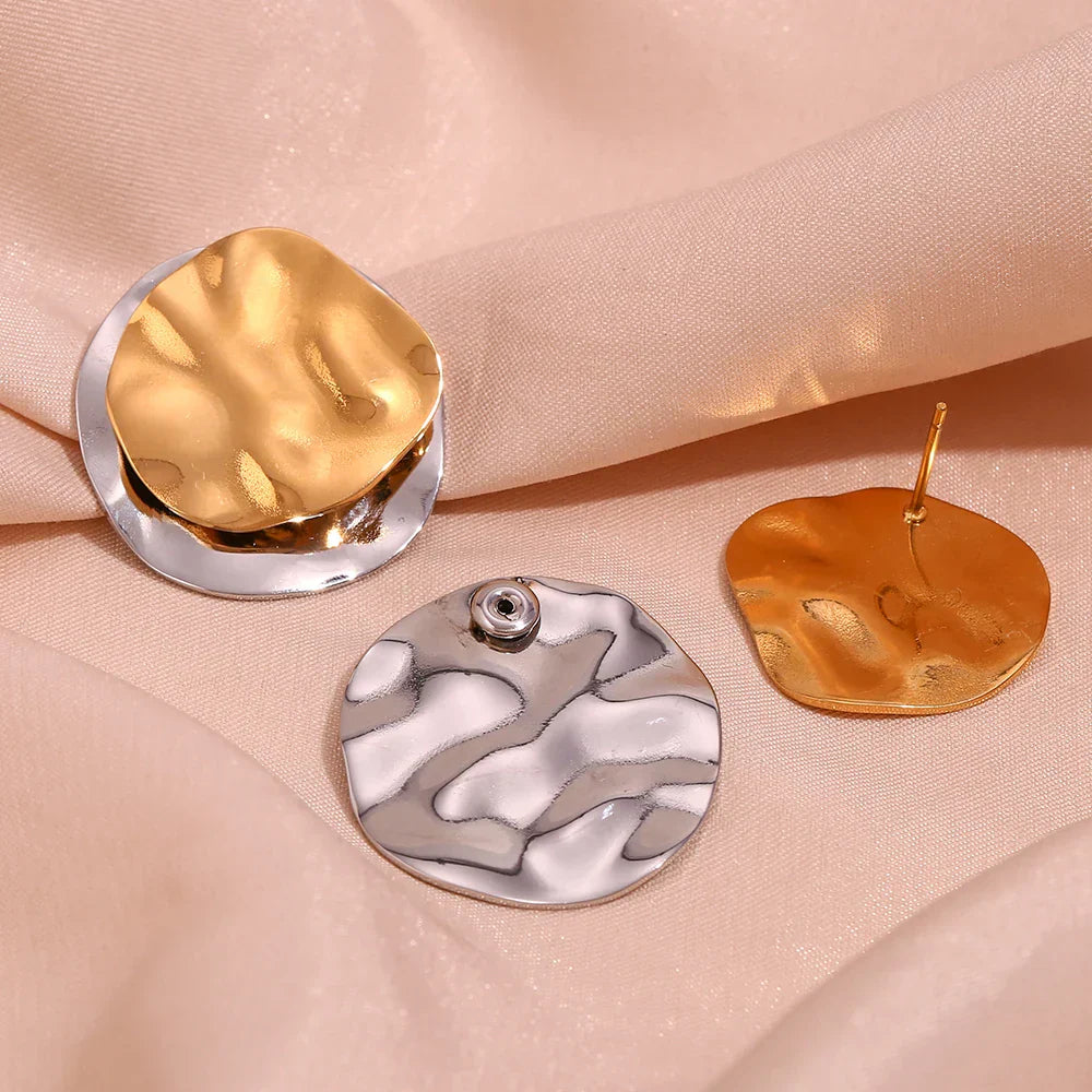 Brincos Elegantes de Camada Dupla em Ouro e Prata