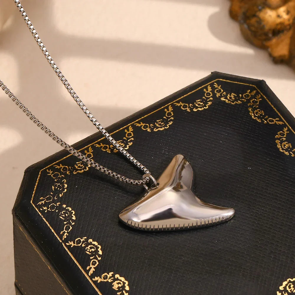 Colar Pingente Raia Manta Minimalista em Aço Inoxidável 18K
