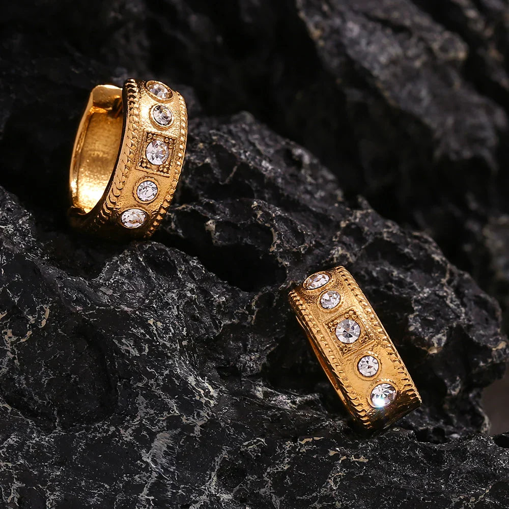 Brincos de Argola Dourados com Zircônias