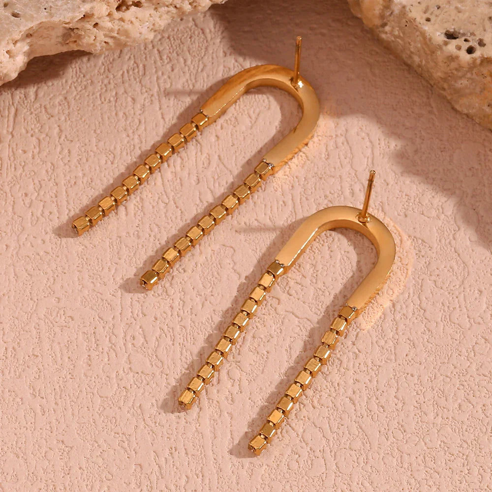 Brincos de Ouro 18K com Zircônia Elegante