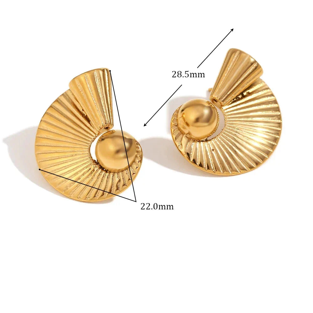 Brincos Espiral Dourados com Esfera Elegante