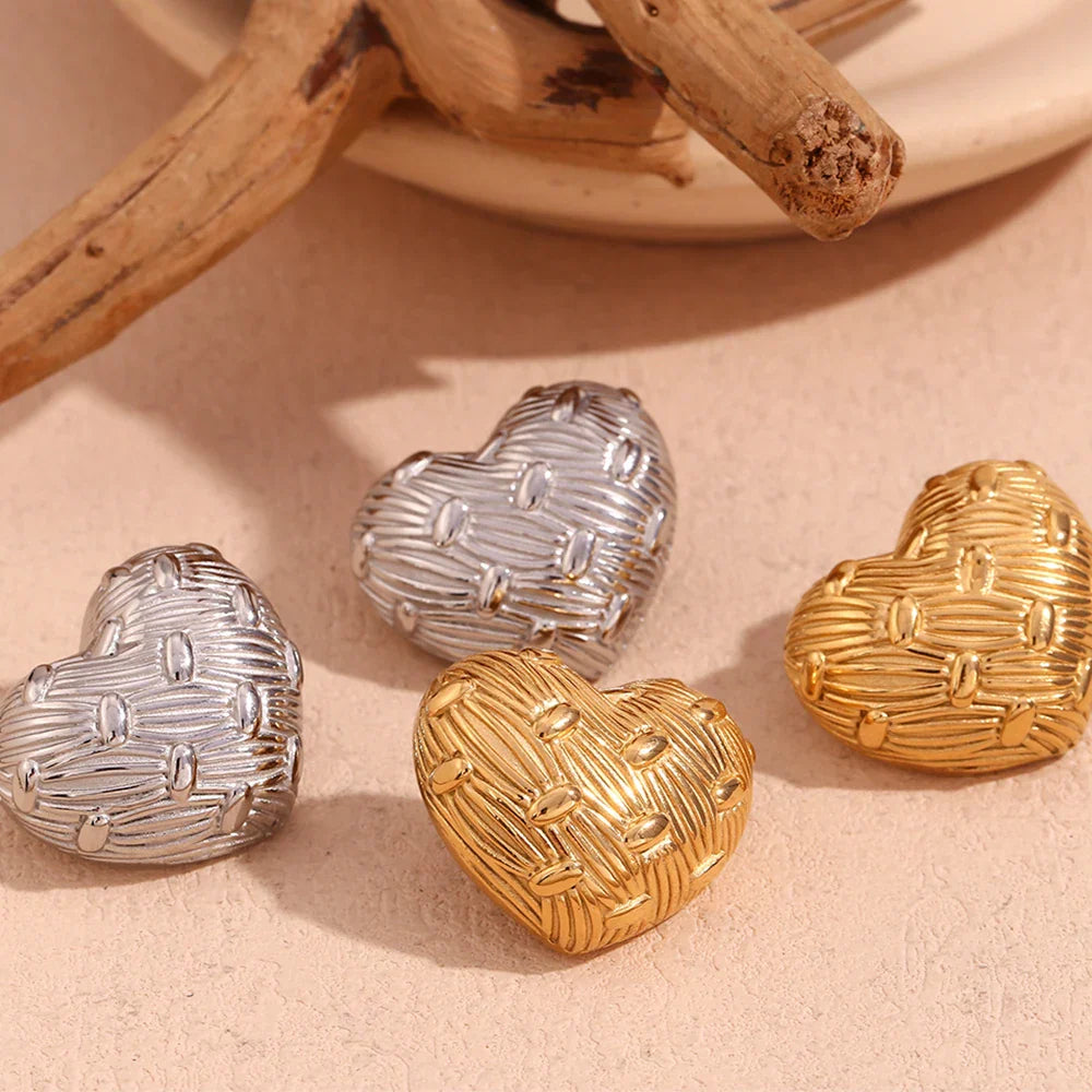 Brincos Coração Trançado Banhados a Ouro 18K