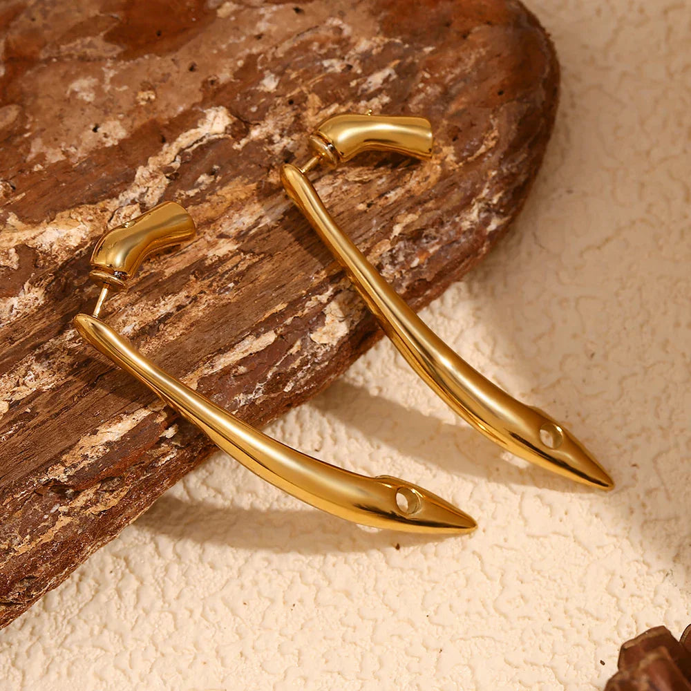 Brincos Elegantes com Design de Salto Alto