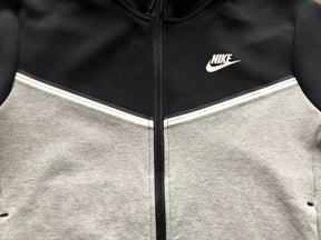 Conjunto Nike Tech Fleece Preto e Cinza