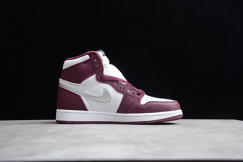 Air Jordan 1 High OG Bordeaux