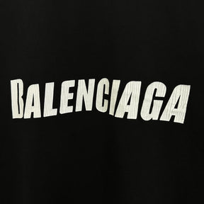 Camiseta Balenciaga Cracked Logo Distressed