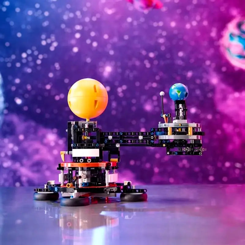 Planeta Terra e Lua em Órbita Technic | 526PCS