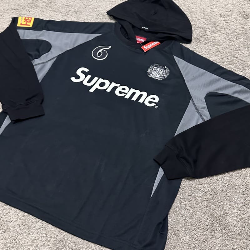 Conjunto Supreme Hooded Soccer Preto