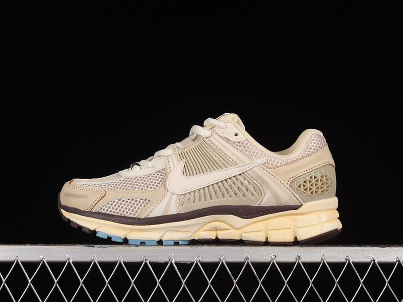 Nike Zoom Vomero 5 Oatmeal