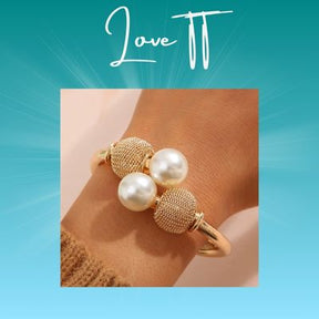 Pulseira Elegante com Pérolas Barrocas Douradas