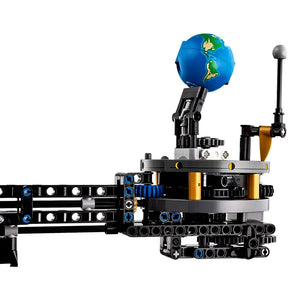 Planeta Terra e Lua em Órbita Technic | 526PCS