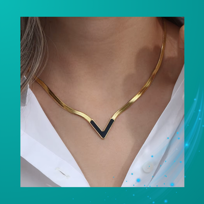 Colar Choker V com Zircônia e Concha